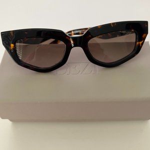 BRAND NEW Dezi On Read Sunglasses in Tortoise